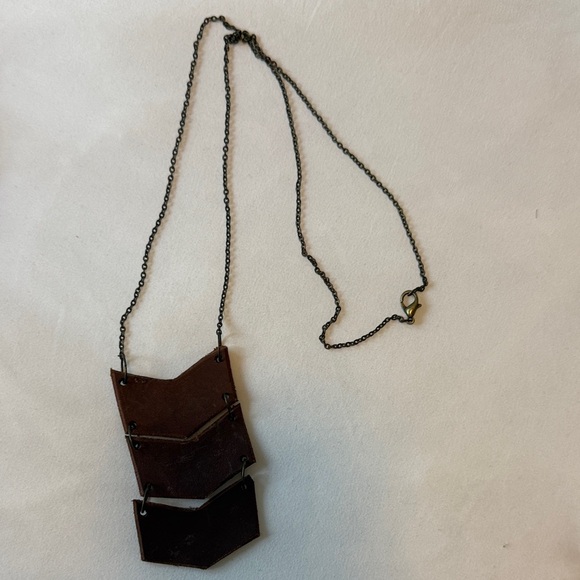 Brown Layered Pendant Necklace - Picture 1 of 1
